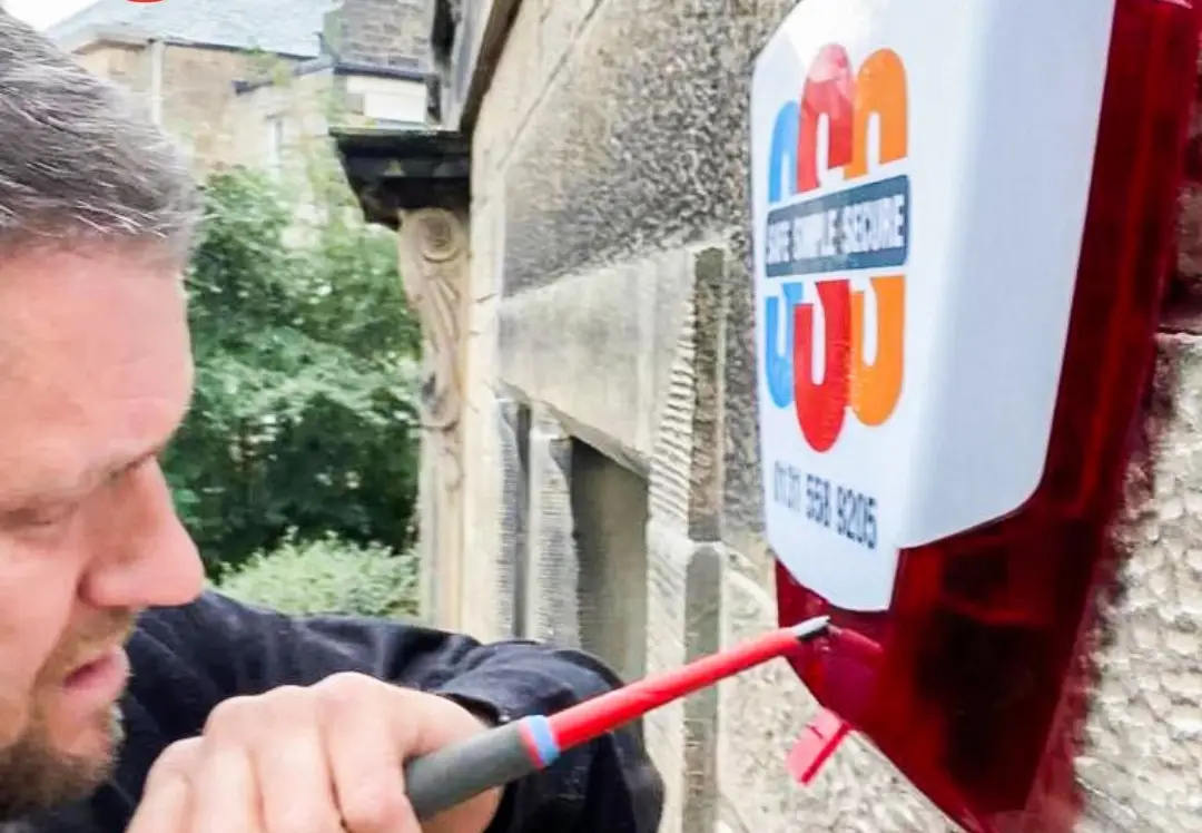 safe simple secure burglar alarm installer in Edinburgh